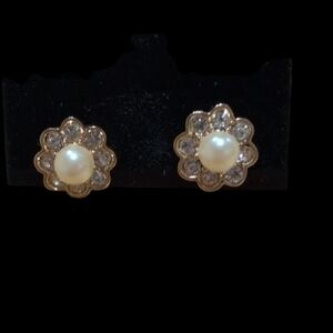 Rhinestone And Pearl Flower Earrings